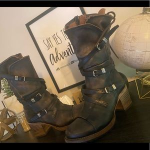 Cora leather Freebird boots ♥️